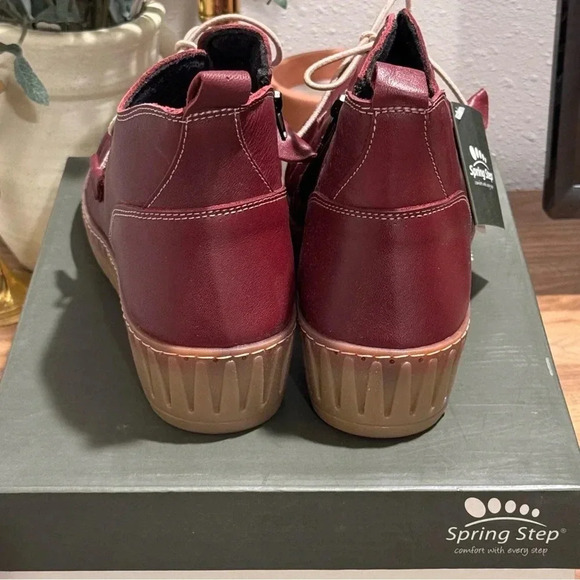 Spring Step 42 Nespea Ankle Comfort Wedge Booties Burgundy Leather Western NIB - Picture 3 of 7